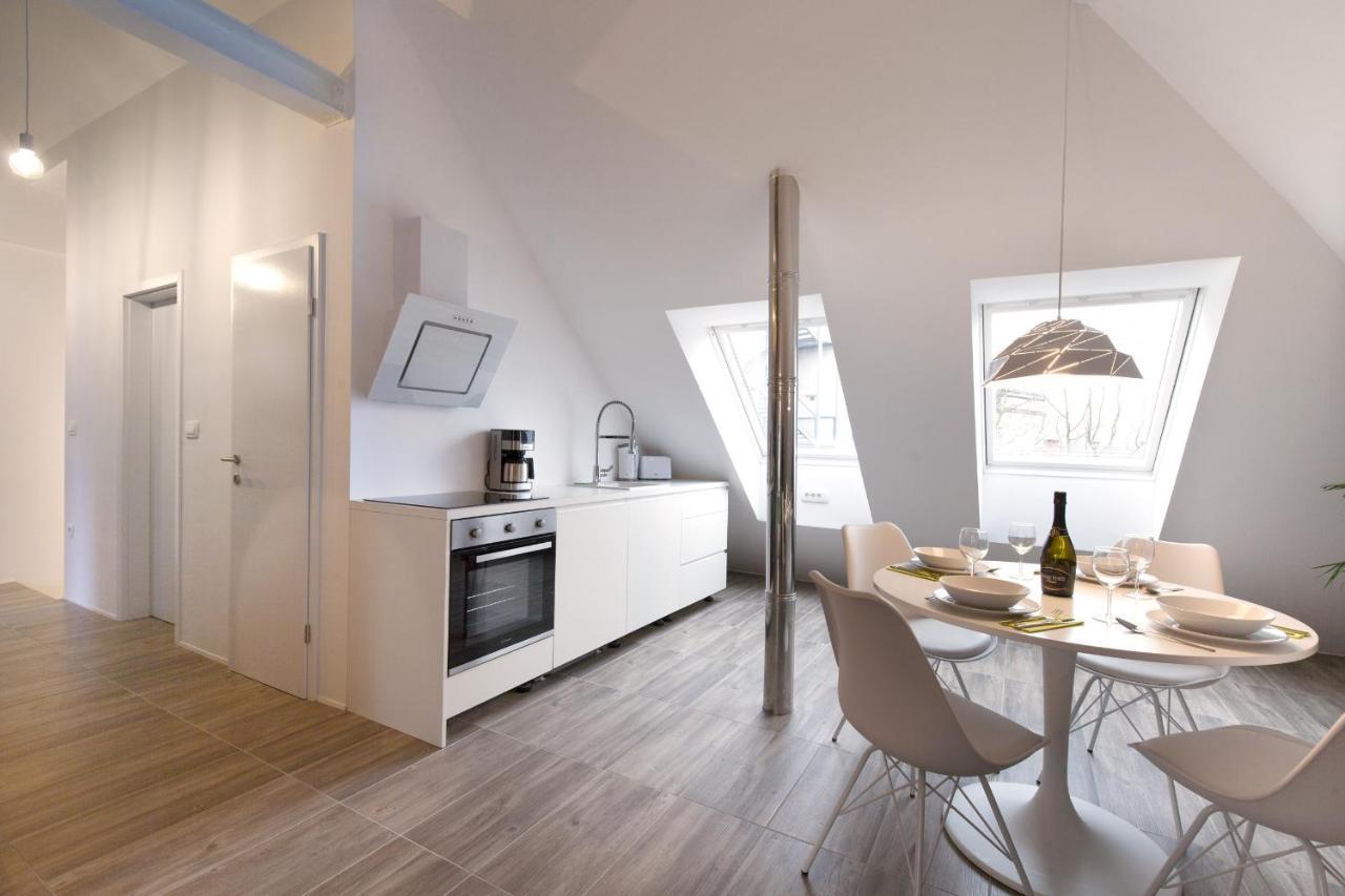 Flex Apartments Tour As Lublaň Exteriér fotografie